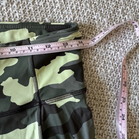 lululemon wunder under train with pockets green camo everlux leggings size 8 - Picture 15 of 15